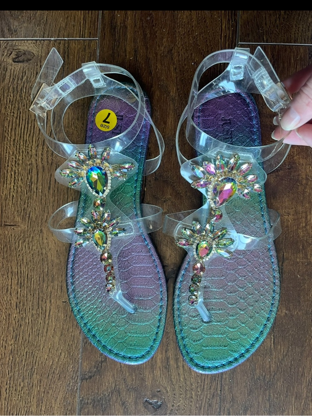 New JustFab Mermaid Jewel Embellished Iridescent Jelly Sandals. Size 7.